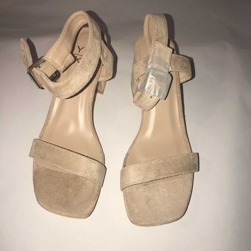 Forever 21 faux suede block heels  nude